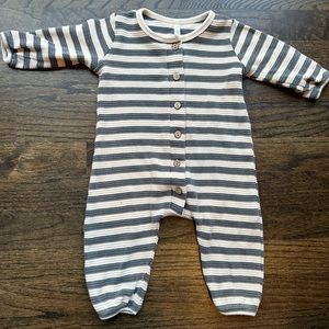 Rylee + Cru gray and cream long sleeve jumpsuit 3-6month